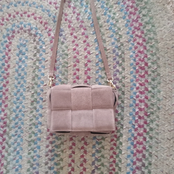 Gorgeous Italian Leather Beige Woven Crossbody Bag Excellent Condition - Picture 4 of 11